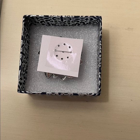 NWT: Teardrop Gray Stone/Pearl Brooch - Picture 3 of 3